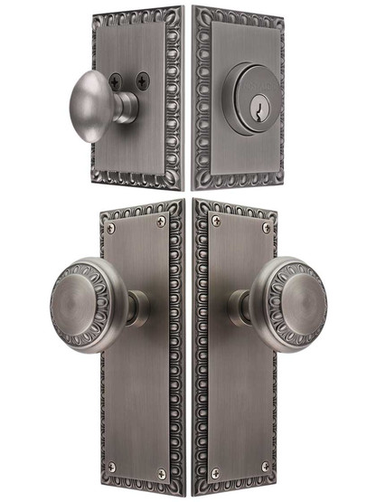 Ovolo Entry Door Set with Matching Knobs
